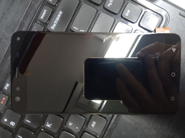 [Mã 2611DIENTU500K hoàn 7% đơn 300K] Bộ màn hình mobiistar ZUMBO S2 DUAL (có 2 camera trước) | BigBuy360 - bigbuy360.vn