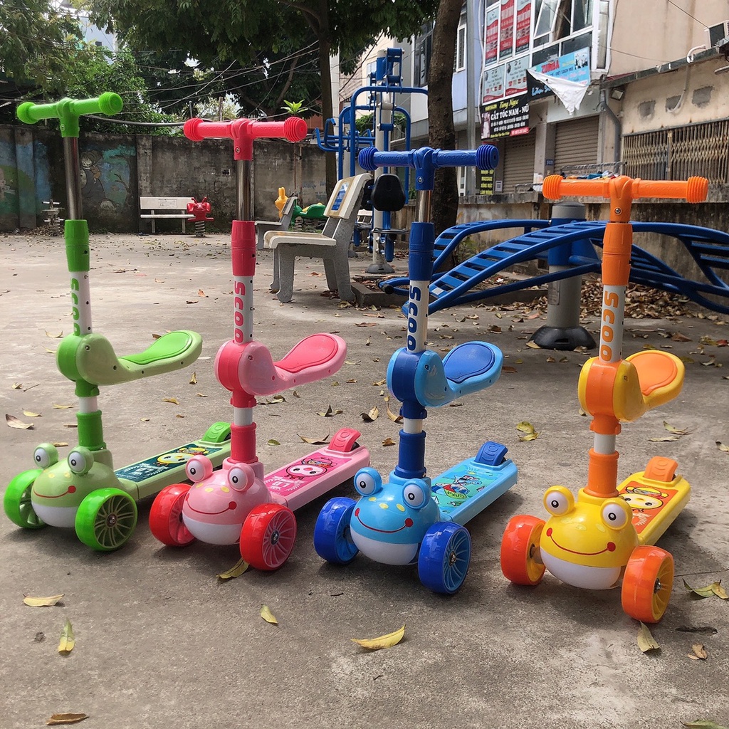 Xe trượt scooter gấp gọn đa năng có nhạc bánh phát sáng cho bé từ 2 đến 8 tuổi