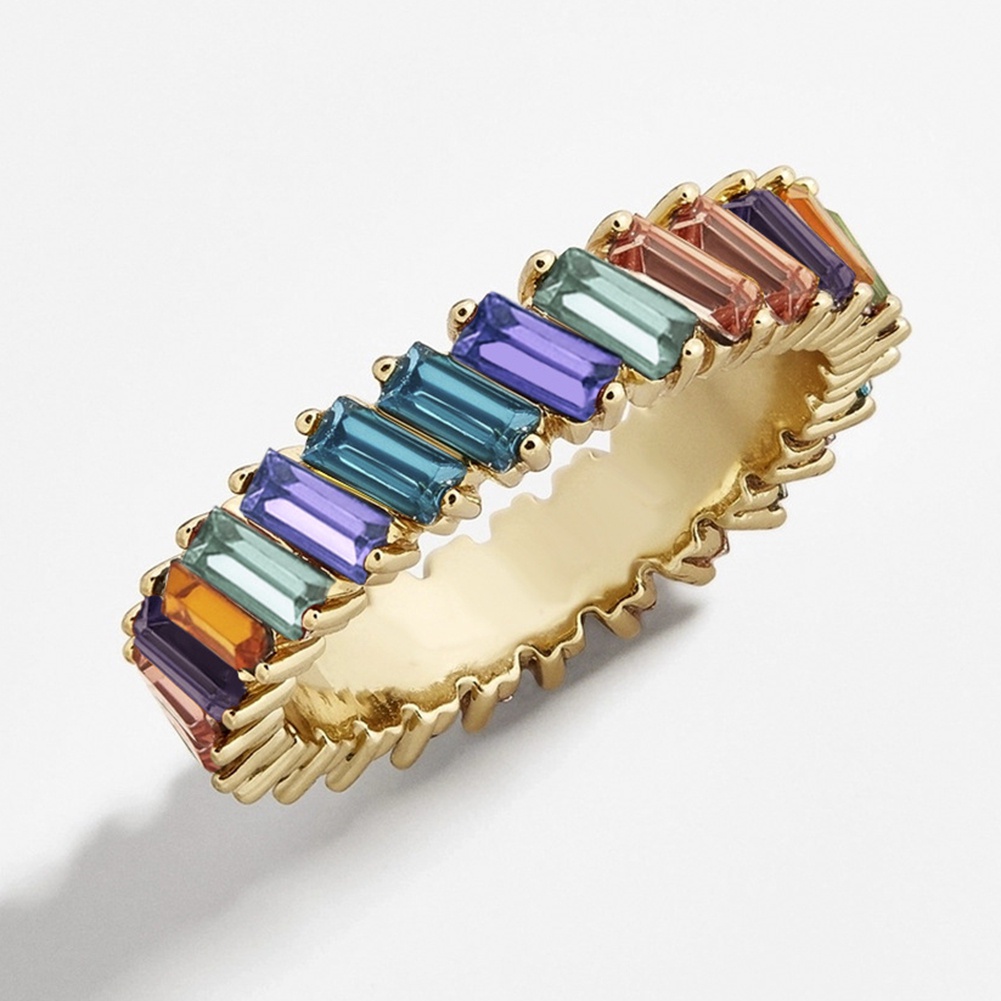 Nhẫn đính kim cương nhân tạo hình chữ nhật sành điệu