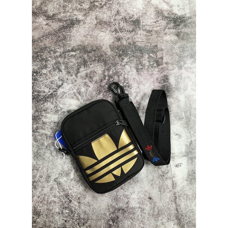 Túi Adidas Mini B105 BIG TREFOIL FESTIVAL BAG BLACK/GOLD FT8198