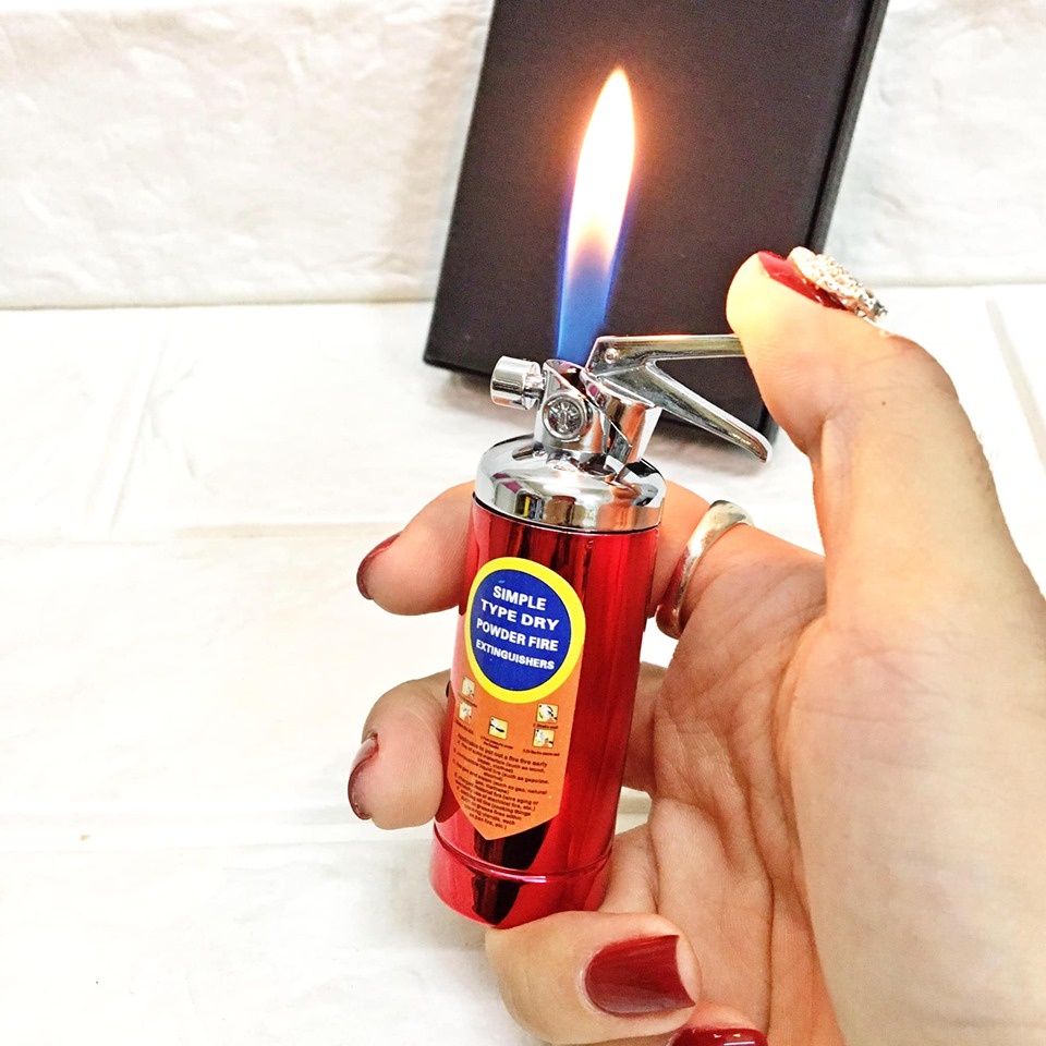 Bật 𝙇𝙪̛̉𝙖 đồng nguyên khối ĐỘC LẠ DL063 mẫu hình bình cứu hỏa có đèn laser 2in1
