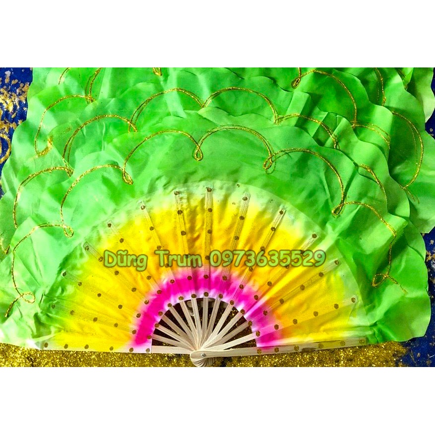 Quạt múa biểu diễn nan tre vải lụa phun kim tuyến phối màu cực đẹp