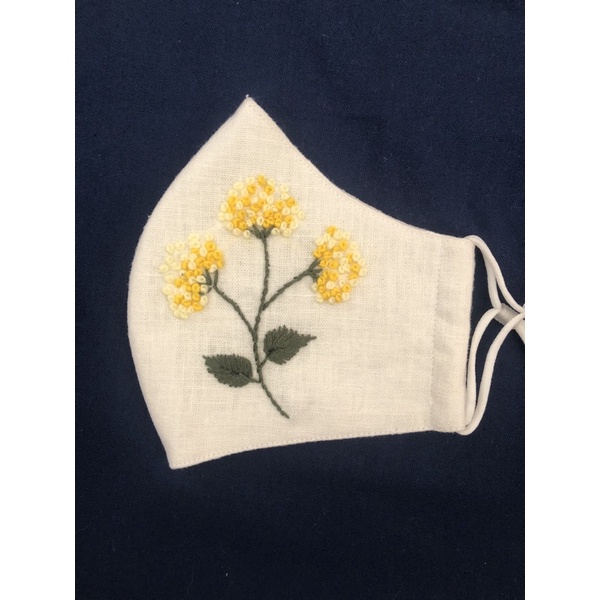 Khẩu trang thêu handmade