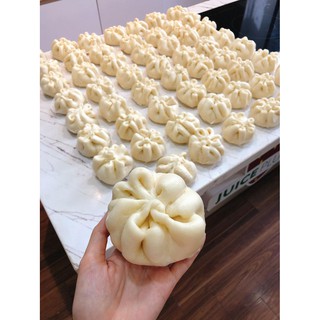 Bánh bao nhân trứng cút