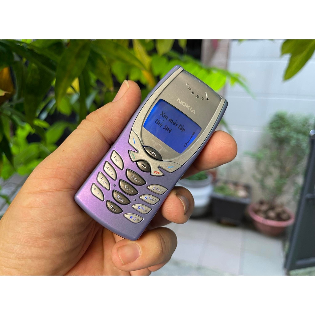 Điện thoại Nokia 8250 màu tím