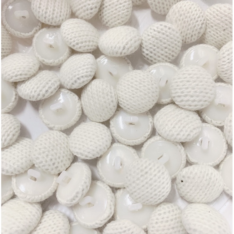 Cúc bọc size 1,5cm ba màu trắng, hồng, đỏ