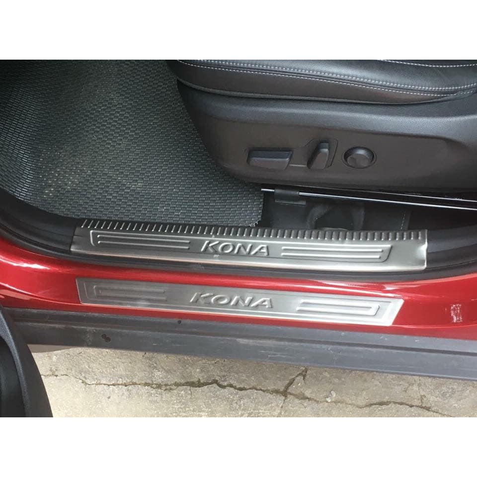 Ốp Bậc Cửa Xe Hyundai Kona 2018 2019 2020 2021 Mẫu Inox