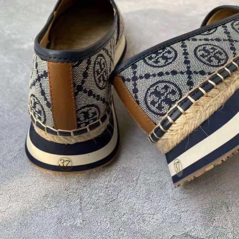 Giày đế xuồng Toryburch