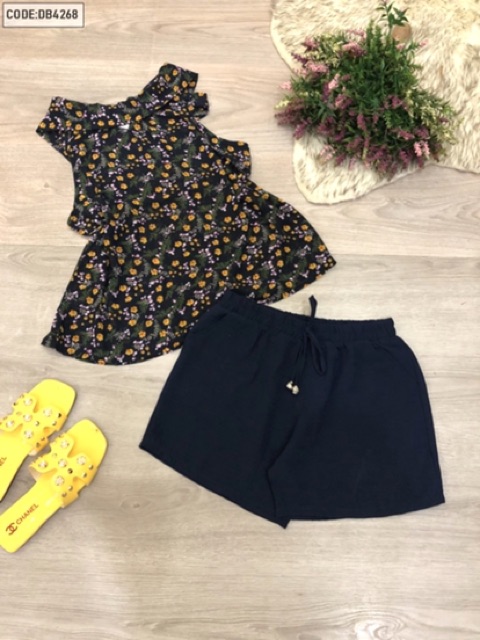 Set bộ đồ nữ cổ yếm áo voan quần đũi | BigBuy360 - bigbuy360.vn