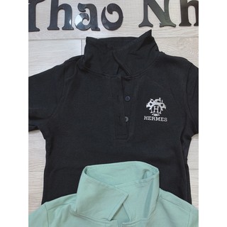 áo thun ôm body có cổ in logo