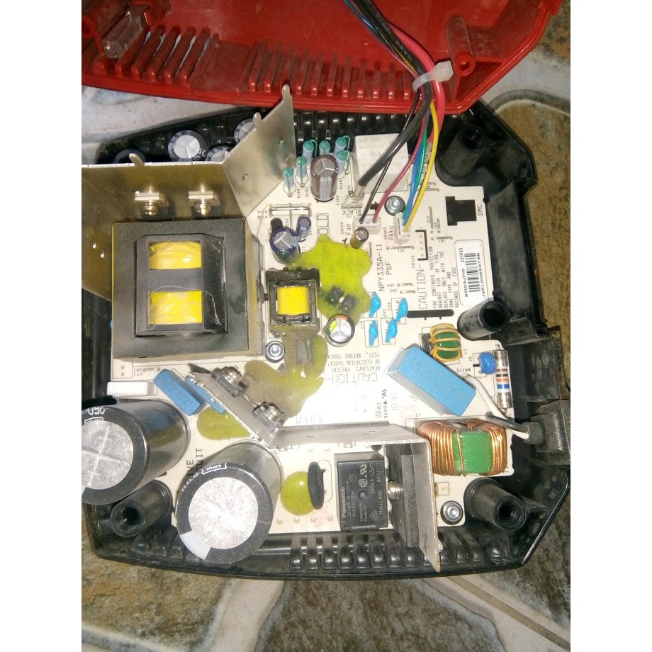 Sạc nhanh PIN Li ion Hilti C4/36-350  đã lên điện 220v.