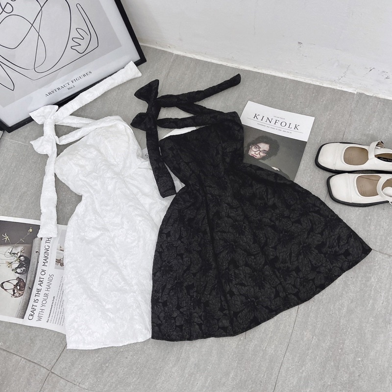 ĐẦM GẤM HOA DÂY CHÉO 1 BÊN CỘT NƠ VAI