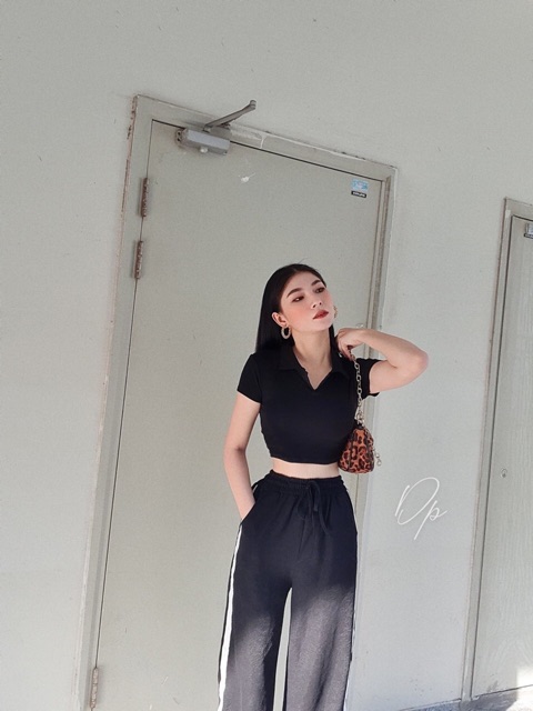 [ Mã WASTAPR giảm 10K đơn 50K] Áo Croptop body cổ bẻ trơn tay ngắn | BigBuy360 - bigbuy360.vn