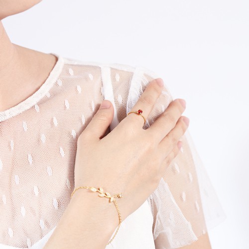 Nhẫn bạc cho nữ mạ vàng đai xoắn đá đỏ đẹp Gix Jewel SPGN15