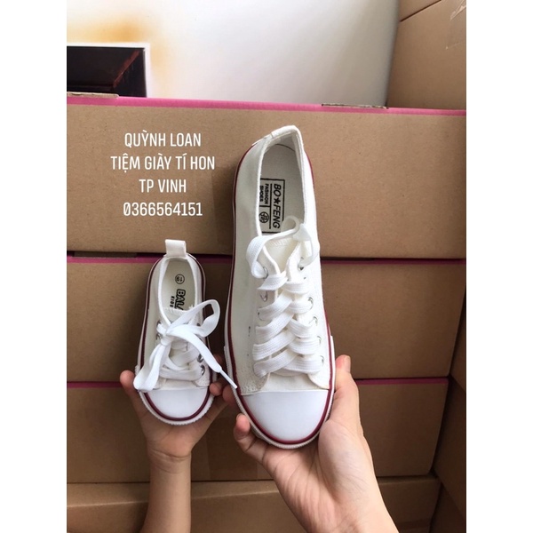 Giày dáng thể thao cho bé