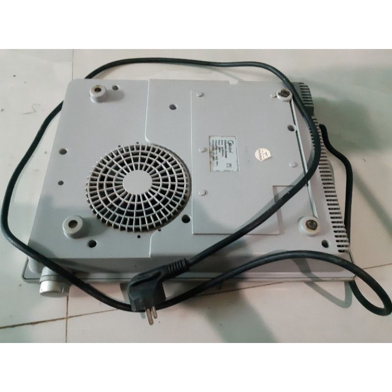 Bếp điện từ Media