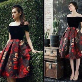 Đầm hoa trễ vai