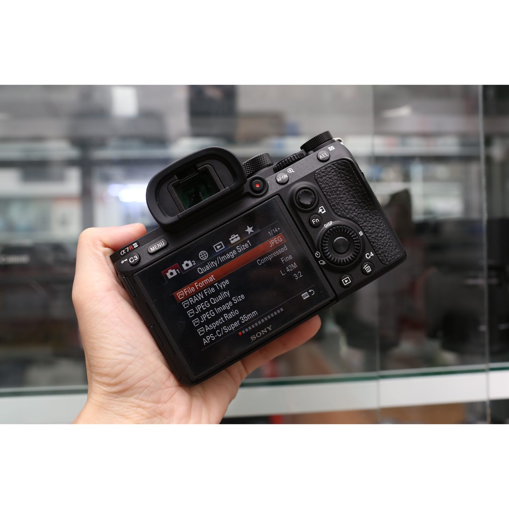 MÁY ẢNH SONY A7R Mark III - TỐC ĐỘ CHỤP, ĐỘ PHÂN GIẢI VÀ KHẢ NĂNG VIDEO ĐỈNH CAO LÀ CÓ THỂ CÙNG TỒN TẠI | BigBuy360 - bigbuy360.vn