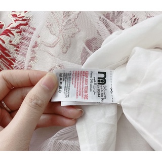 V54 - Váy gấm hoa đỏ chỉ vàng