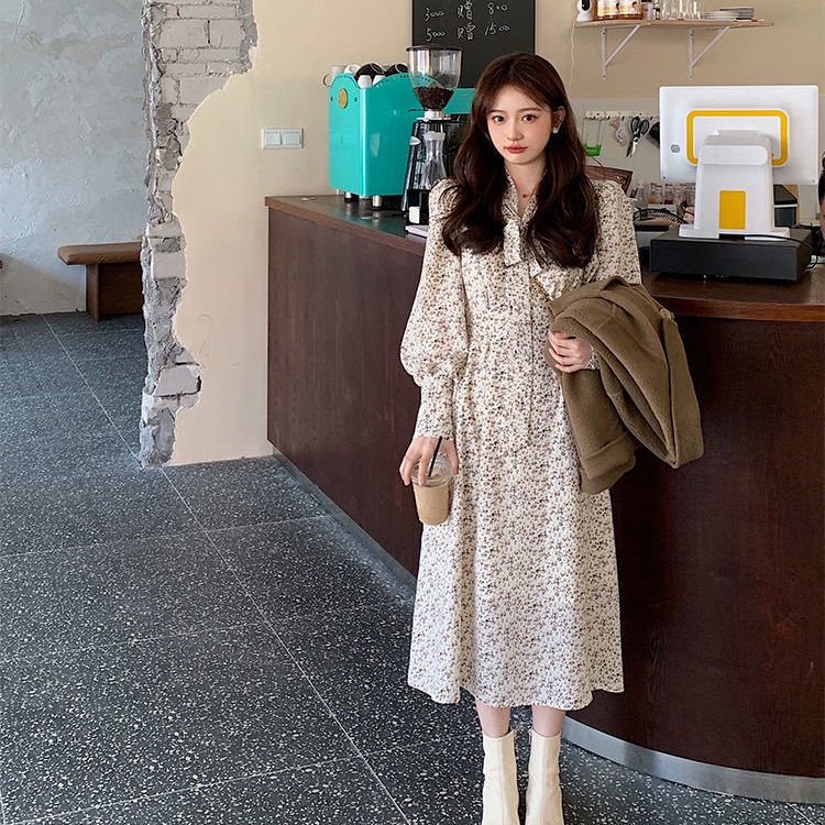 Đầm tay dài phồng cổ chữ V in họa tiết hoa thời trang thu đông cho nữ