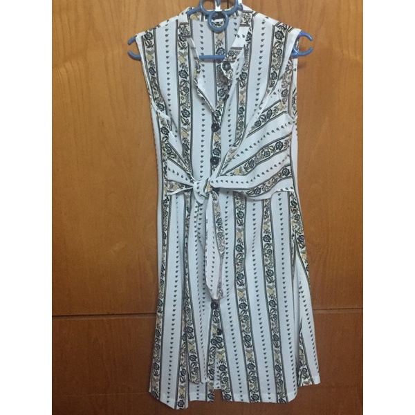 Đầm hoạ tiết Hnoss