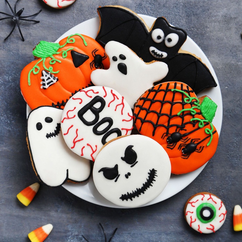 Set 5 Khuôn Cắt Bánh Quy Tạo Hình Chủ Đề Halloween Bằng Thép Không Gỉ Tiện Dụng
