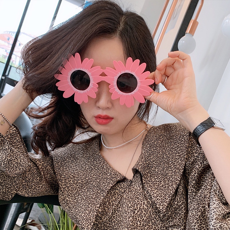 Korozo Kính Mát Hình Hoa Cúc Thời Trang Cho Nữ