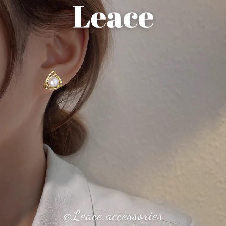 Bông tai khuyên tai tam giác rỗng đính ngọc ER015 Leace.accessories