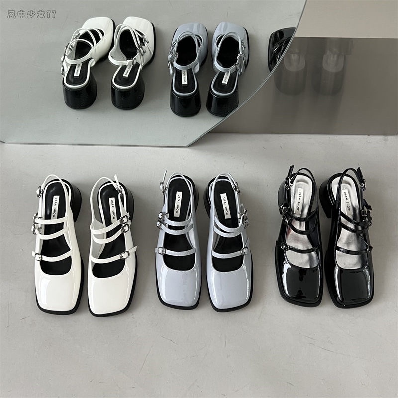 Giày cao gót Mary Jane da bóng đầu vuông phong cách ngọt ngào cổ tích với thiết kế dây đeo