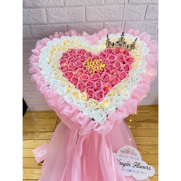 [Quà sinh nhật- quà 14/2] Bó hoa hồng sáp 99b cao cấp tặng kèm vương miệng và thiệp ( nhận đặt theo yêu cầu)