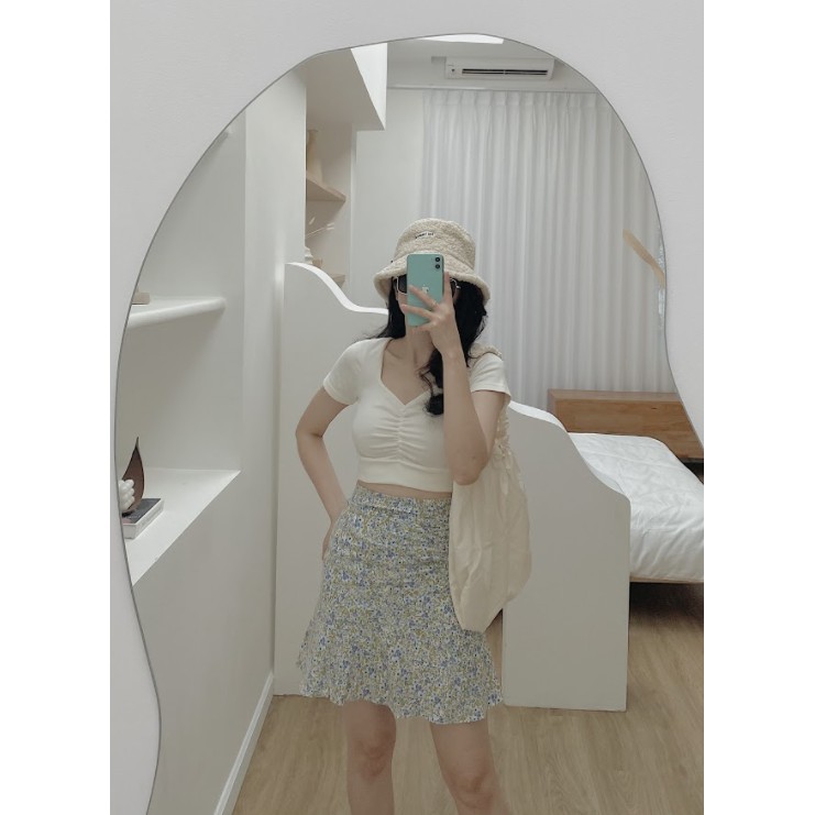 Chân váy hoa nữ rút dây thời trang GAGO gathered side floral mini skirt xanh rêu GO3365 | BigBuy360 - bigbuy360.vn