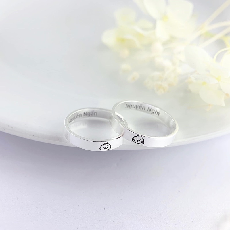 Nhẫn đôi khắc tên theo yêu cầu MAINOMI gắn kết yêu thương. Miễn phí khắc tên theo yêu cầu
