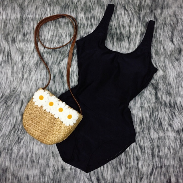 Bikini liền mảnh khoét lưng chữ V sành điệu cá tính màu đen