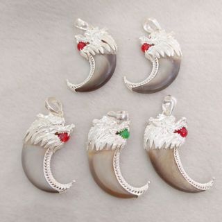 Vuốt gâu bọc bạc