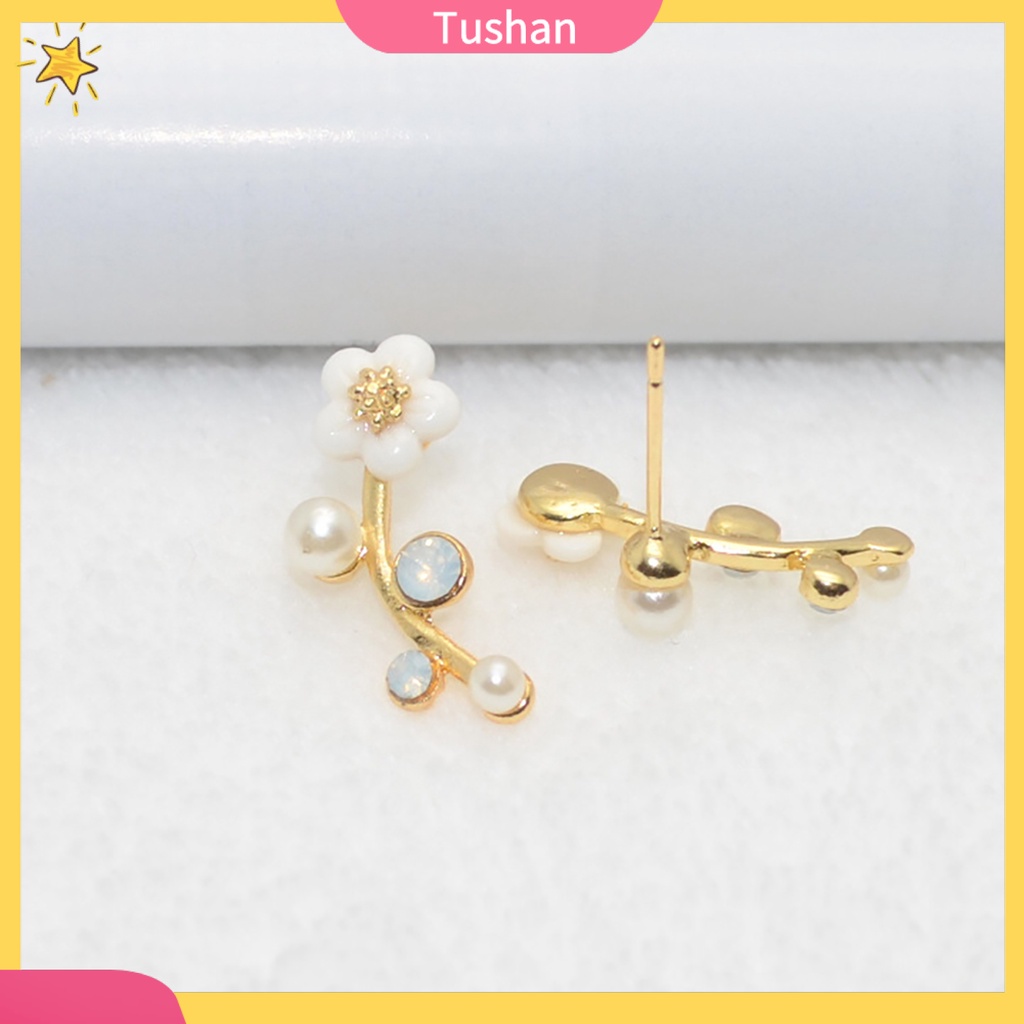 Cặp khuyên tai hình hoa đính đá và ngọc trai giả trang nhã cho nữ