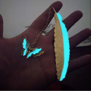 Bookmark dạ quang chặn sách