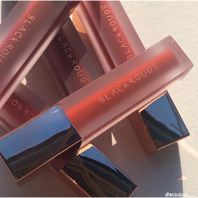 Son kem Black rouge màu A26