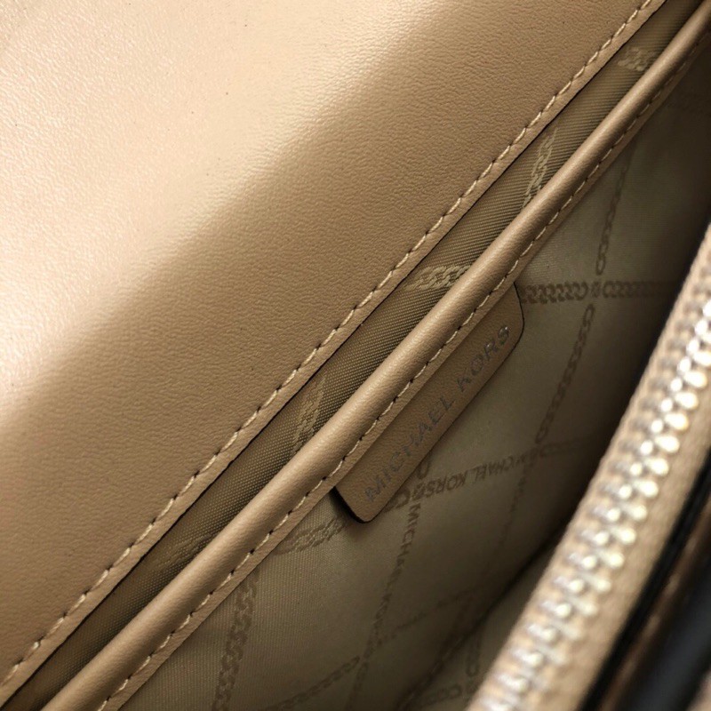 Túi xách thời trang da thật cao cấp MICHAEL KORS thiết kế in logo Mk cực sang, dây đeo xích sang trọng.