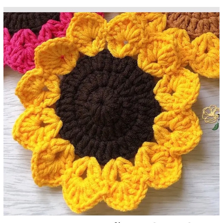 Lót ly handmade hoặc trang trí bàn