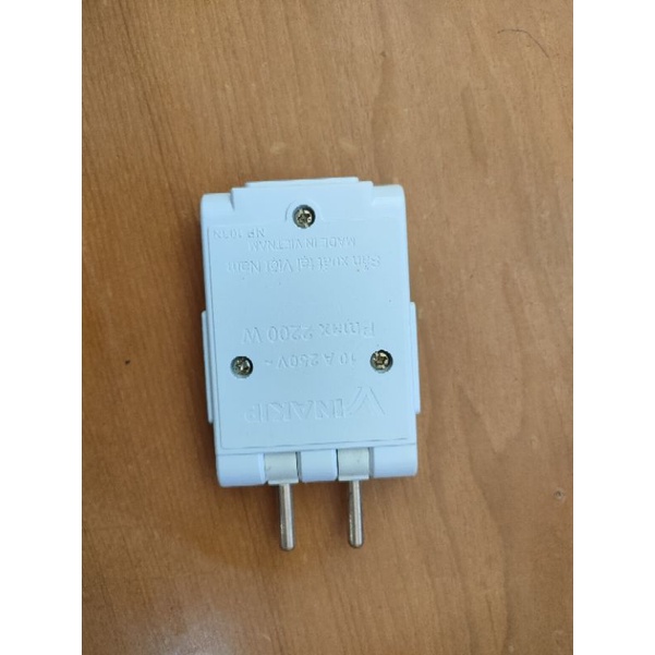 Ổ cắm ba chạc dẹt thông minh