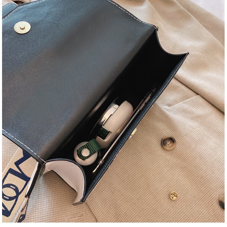 Túi đeo chéo dáng hộp phong cách hàn quốc quai dù bản to size 21