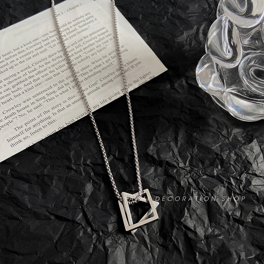 Vòng Cổ Nam Nữ Bằng Thép Titan Phối Mặt Tam Giác Đơn Giản Cá Tính Phong Cách Hip Hop