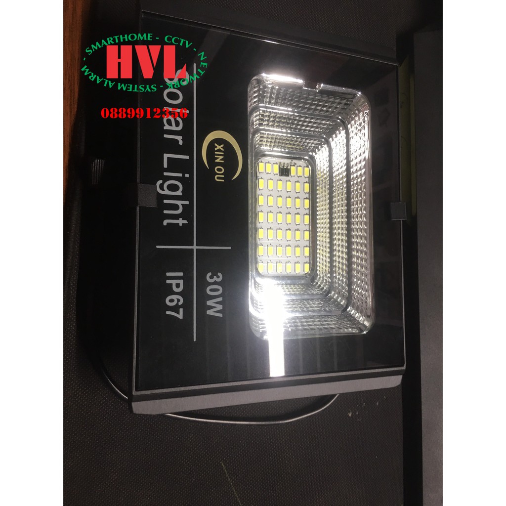 Đèn pha năng lượng mặt trời 30W