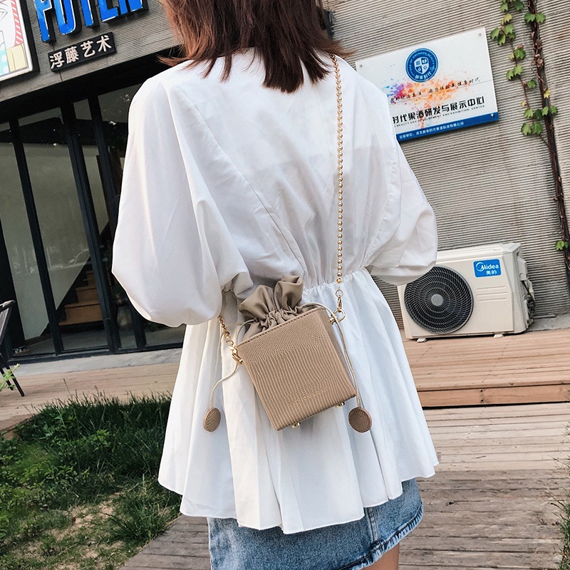 Túi đeo chéo IELGY mini dây đeo chuỗi ngọc trai khóa dây rút thời trang cho nữ