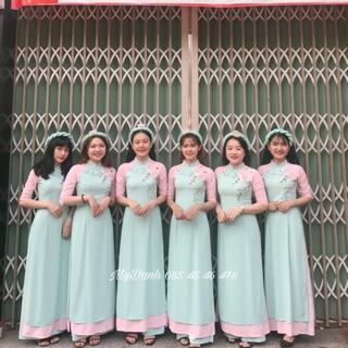 Hàng bê cháp thêu ruy băng kèm đính hoa.