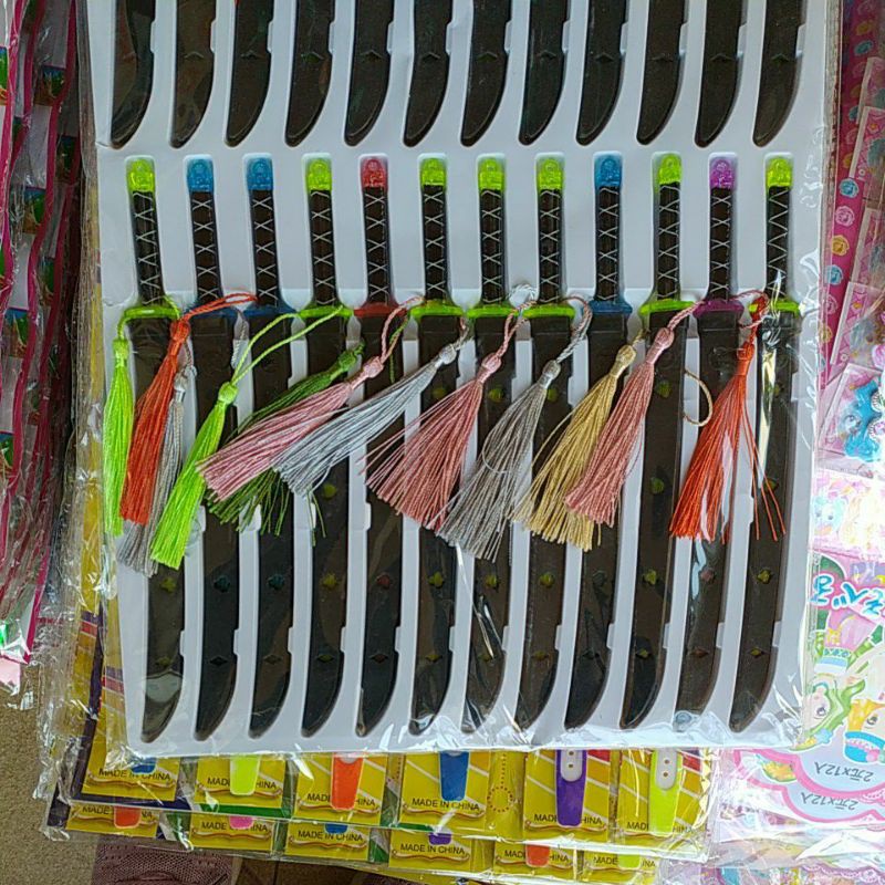 Vỉ 24 cái kiếm nhật đồ chơi bằng nhựa