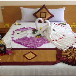 Bộ 4 Khăn Gấp Chim Trang Trí Phòng Cưới Khách Sạn