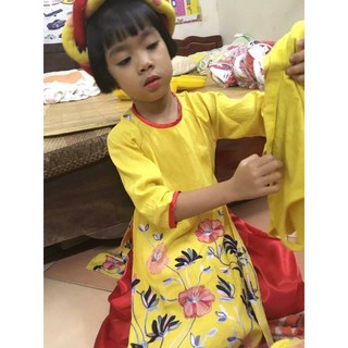 Áo dài đũi thêu cho bé