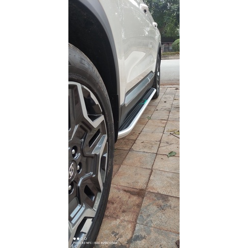 bệ bước chân cho xe huyndai santafe2013+