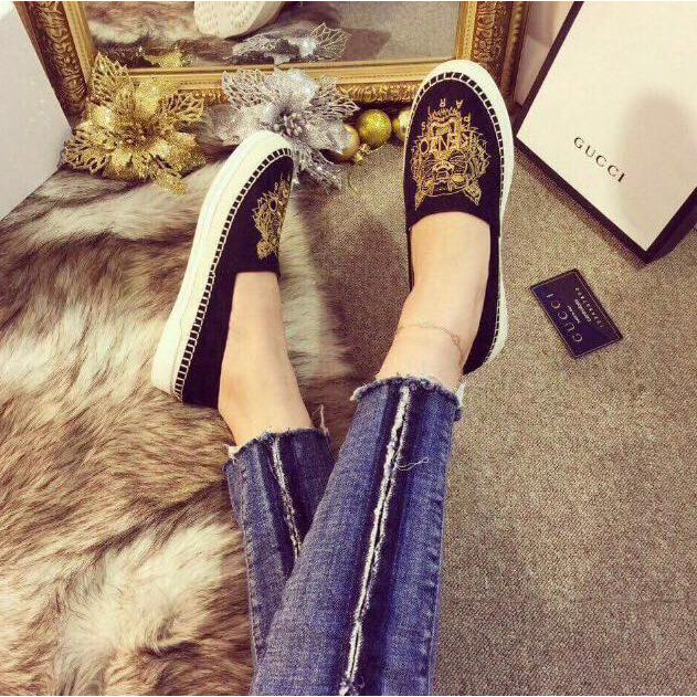 Giày lười slip on thêu hổ cao cấp